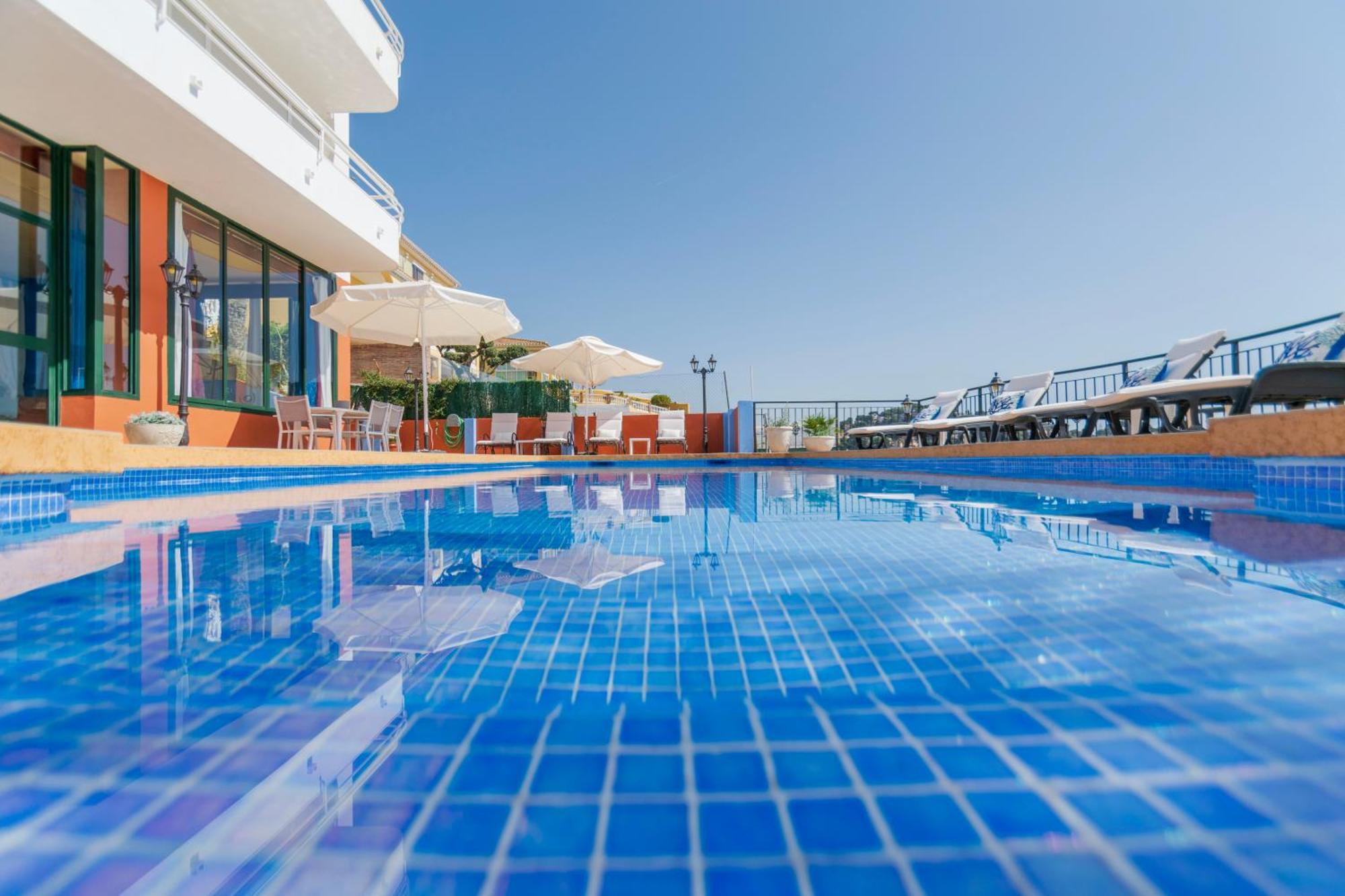 Mediterraneo Outdoor Pool Malaga Exterior photo